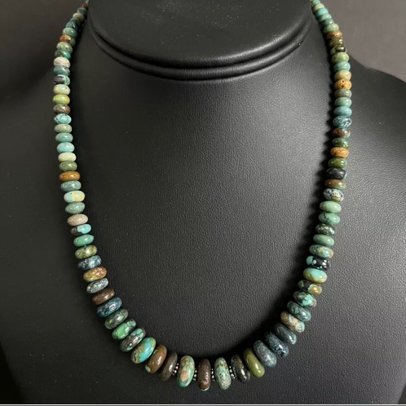 Sterling Silver Graduated Turquoise Bead Necklace. 16 inch